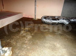 建築途中の床下基礎内断熱工法に雨水が流入