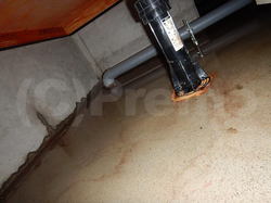 気密性の高い住宅床下漏水事故