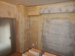 地下室壁紙石膏ボード下地防カビ工事