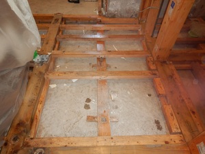 半地下床上浸水解体後防カビ工事
